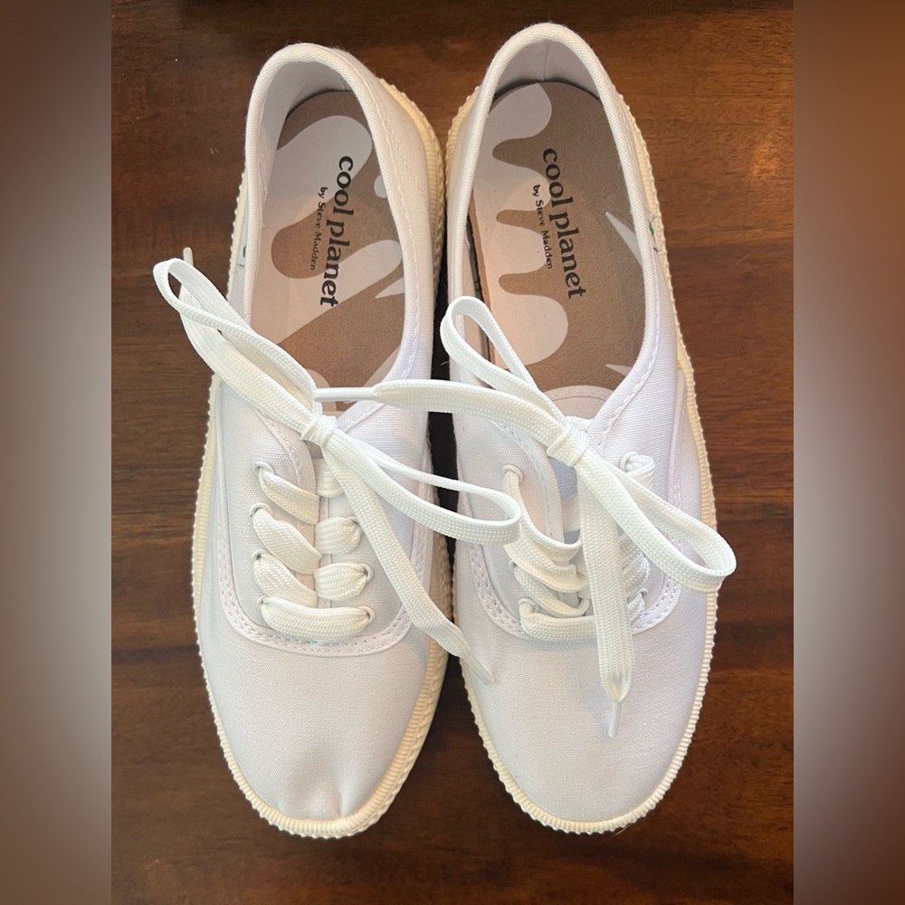 Brand New Cool Planet by Steve Madden White Stream Canvas Platform Lace-up Shoes